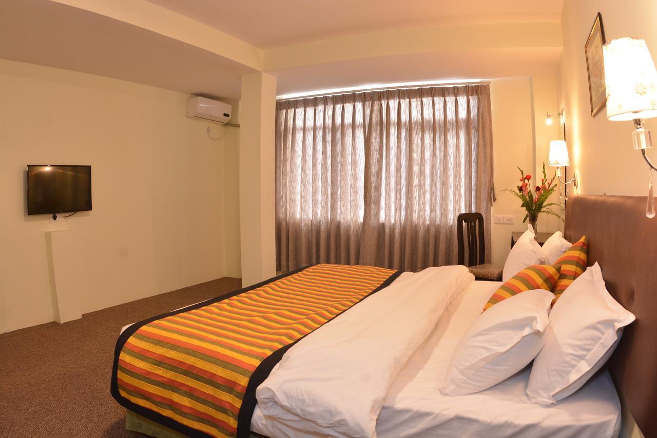 Hotel Serenity Kathmandu Bagian luar foto